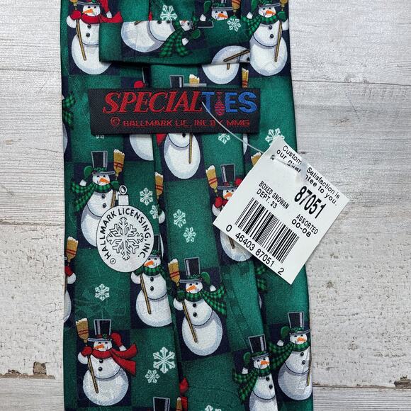 100% Silk Green Christmas Tie Snowman Hat Broom Red Scarf A100970 - Picture 3 of 5